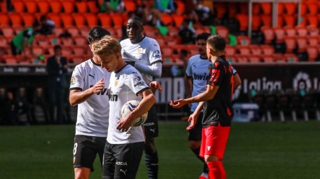 El Valencia espera el movimiento del Marsella por Daniel Wass