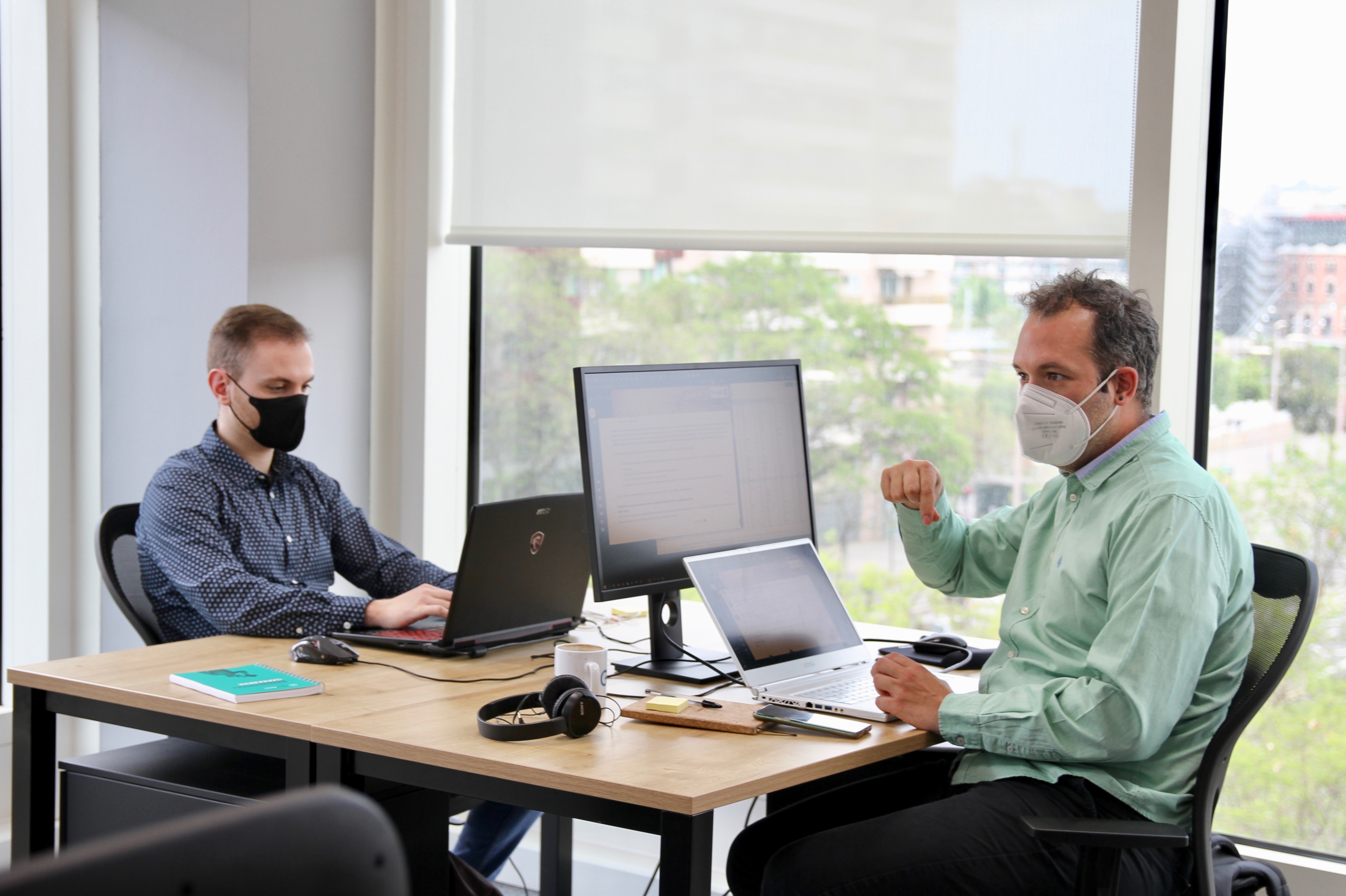 Gerard Hoogeveen con el equipo en Barcelona. - 