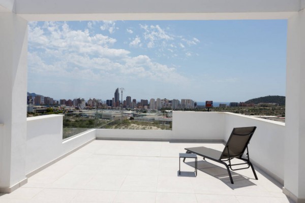 Radiografía inmobiliaria de Alicante: la obra nueva resiste mejor; la zona sur se ha resentido más 