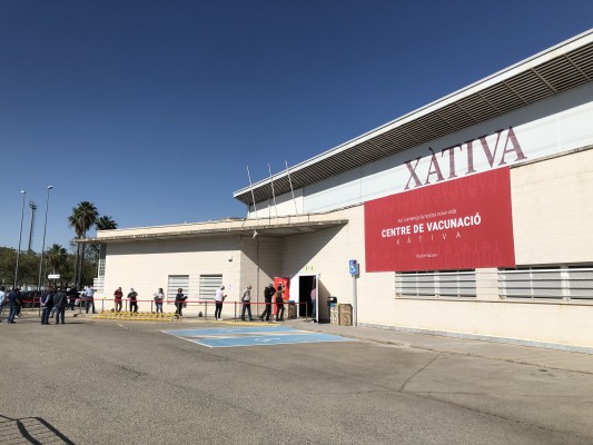 Xàtiva traslada el punto de vacunación del pabellón Francisco Ballester al Hogar de los Jubilados