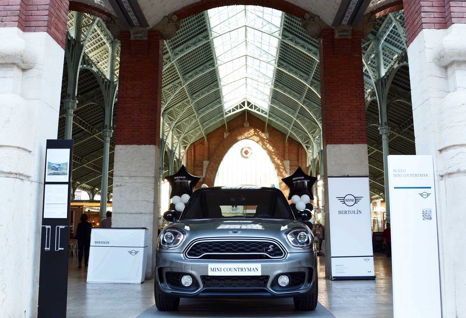 El MINI Countryman conquista el mercado de Colón con Bertolín