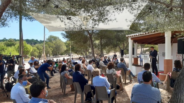 Puig anuncia el desdoblamiento de la CV-95 y el estudio de viabilidad del tren Orihuela-Torrevieja