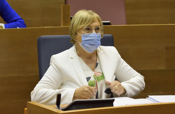 Barceló roza el triunfalismo en su comparecencia y la oposición tacha de 