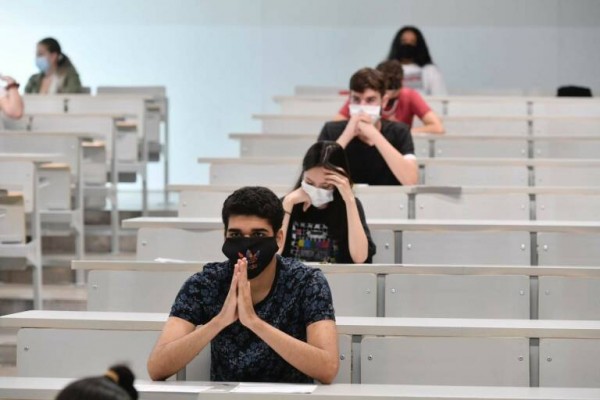 Los estudiantes de la UMU podrán matricularse en un máster aunque no tengan aprobado el TFG