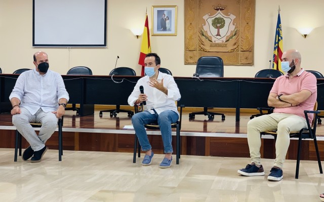 Vivienda coordina un programa de atención para los residentes en inmuebles públicos de Alberic 