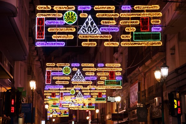 El Ayuntamiento de València contrata de forma unificada el alumbrado de Navidad y Fallas