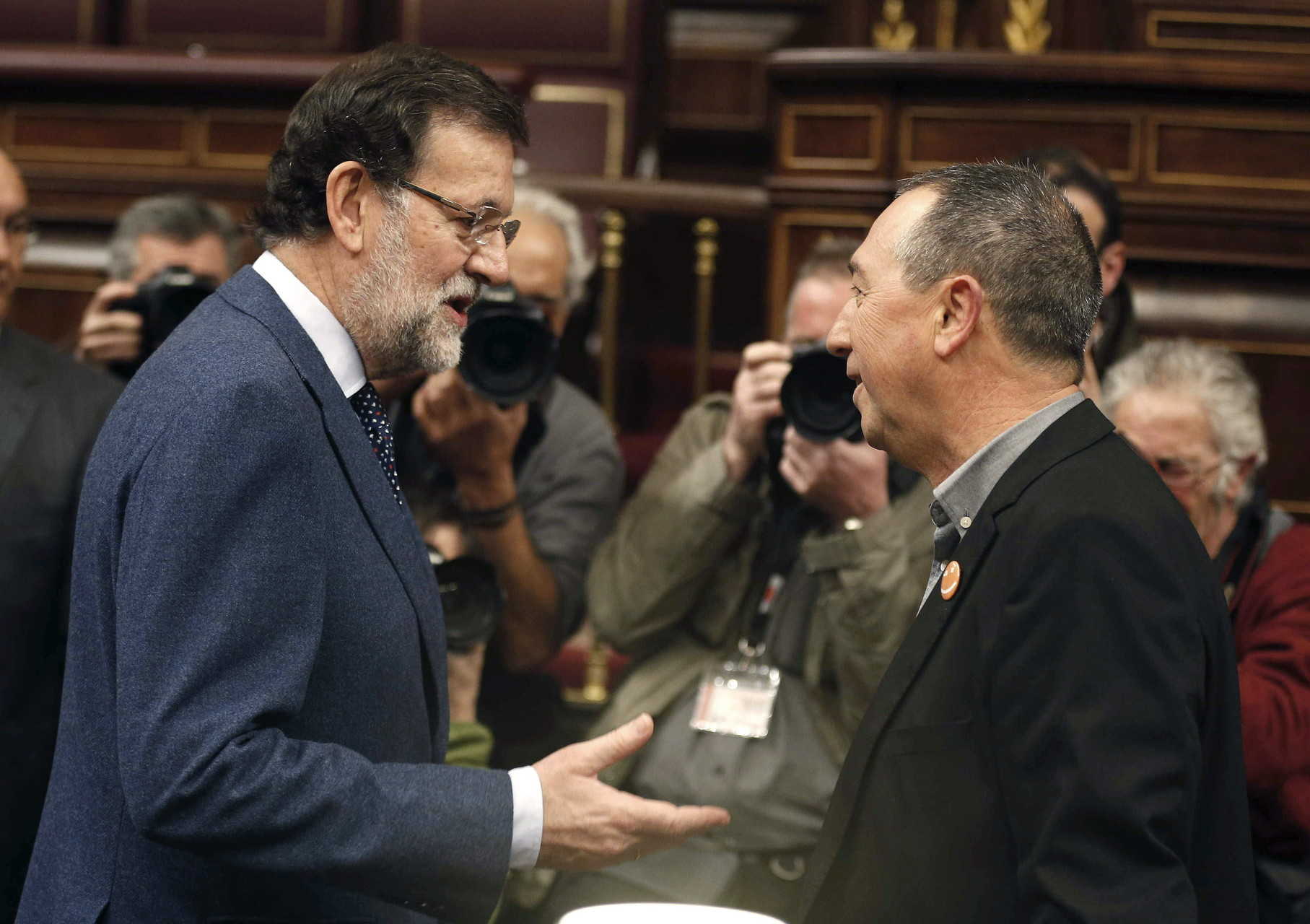 El presidente del Gobierno, Mariano Rajoy, y el portavoz de Compromís, Joan Baldoví. Foto: EFE - 