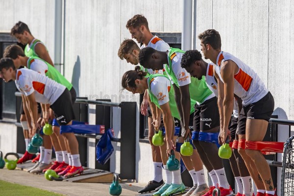 El Valencia inicia este lunes en Murcia su segunda concentración de pretemporada