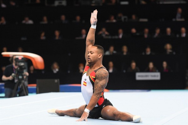 El gimnasta español Ray Zapata se acerca a la final de suelo