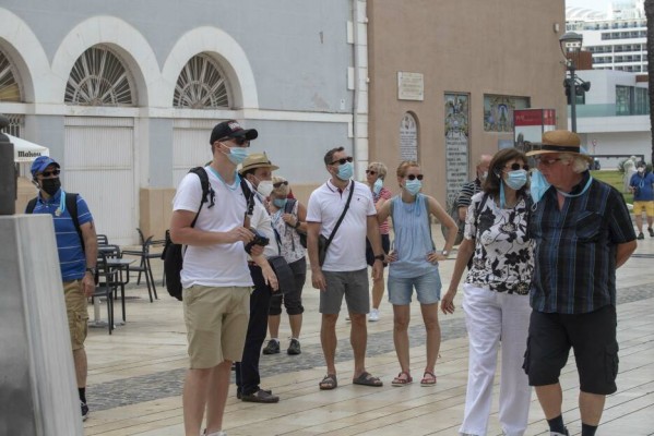 La última hora se 'apodera' del turismo británico: pese a la libertad de Johnson, apenas hay reservas