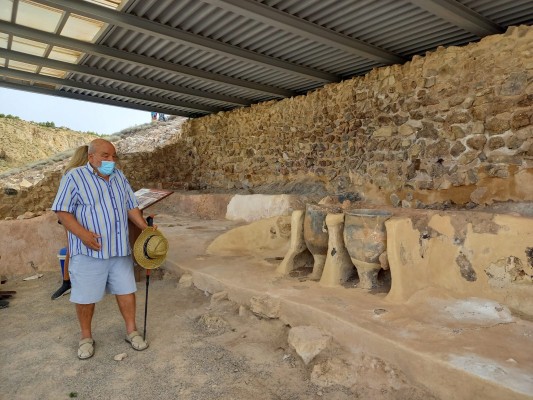 Villena negocia con el Gil-Albert la itinerancia del Tesoro de Villena por los museos de España