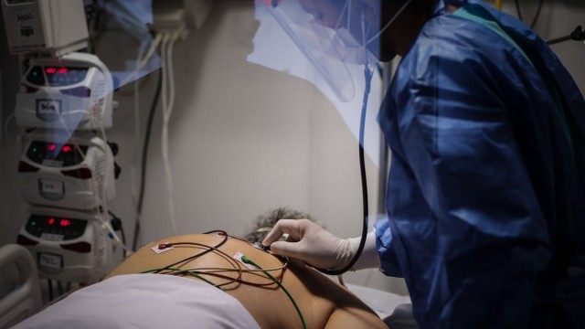 	La Comunitat Valenciana suma 2.913 nuevos casos de coronavirus y tres fallecimientos