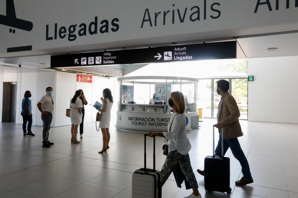 Las pernoctaciones hoteleras se multiplican por siete en junio y bajan un 23,6% entre enero y junio