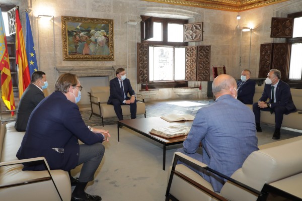 La Generalitat considera a los futbolistas 'grupo específico de interés' y los vacuna con Janssen