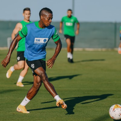 
El Elche afronta ante el Zaragoza el segundo test con sus tres refuerzos y Guti