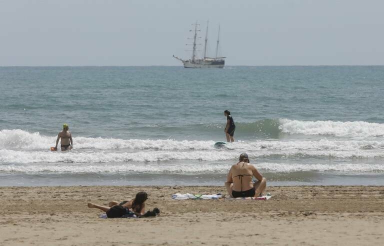 Más de 1.000 jóvenes trabajan para garantizar la seguridad de las playas
