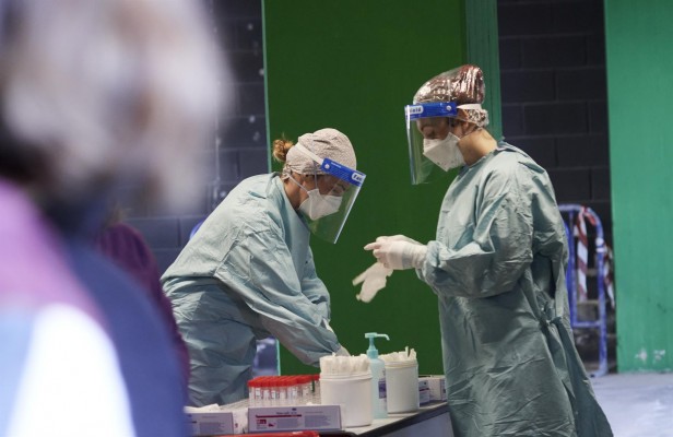 La covid sigue avanzando: la Comunitat registra 3.159 nuevos casos, otro máximo de la quinta ola