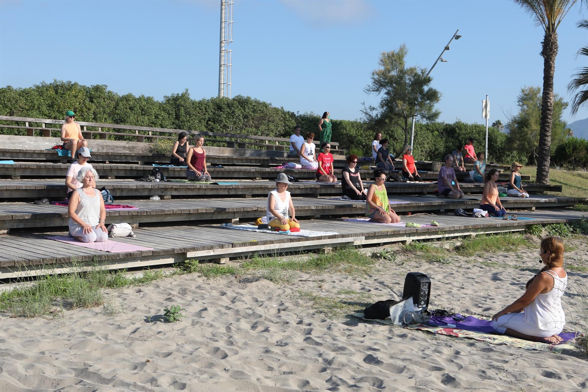 El Grau acoge la IX edición del Festival de Yoga Playas de Castelló 2021