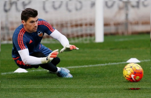 El Valencia vuelve a entrenar con sólo ocho jugadores del primer equipo