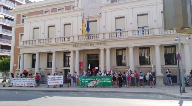 Los trabajadores interinos ven 