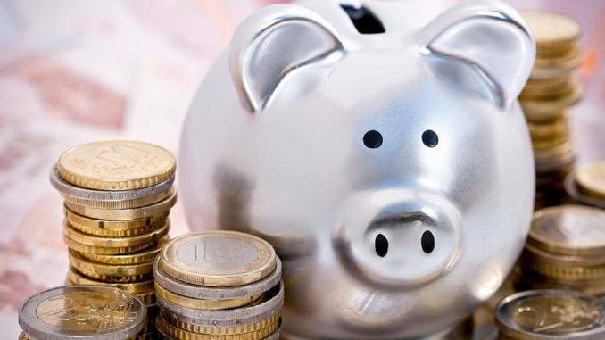 Las familias españolas, a menos de 4.000 millones para tener un billón en depósitos y efectivo