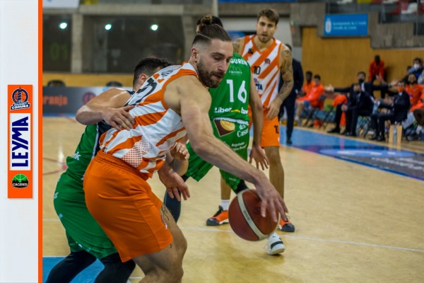 El HLA Alicante incorpora al alero lituano Osvaldas Matulionis 