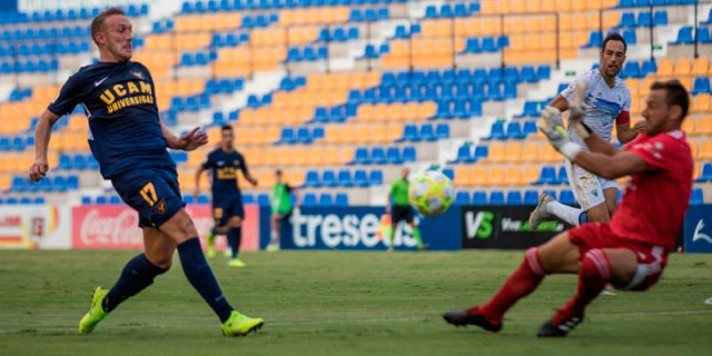 El Hércules confía en cerrar el fichaje del delantero Isaac Aketxe

