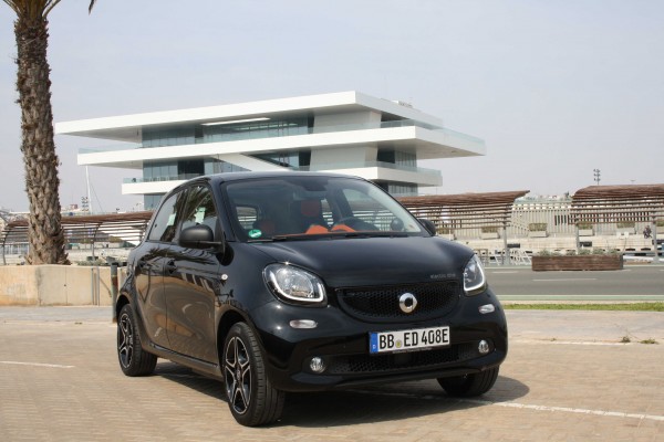 El nuevo smart electric drive conecta a la perfección por las calles de Valencia