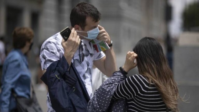 El Congreso convalida el decreto que eliminó el uso obligatorio de las mascarillas en exteriores
