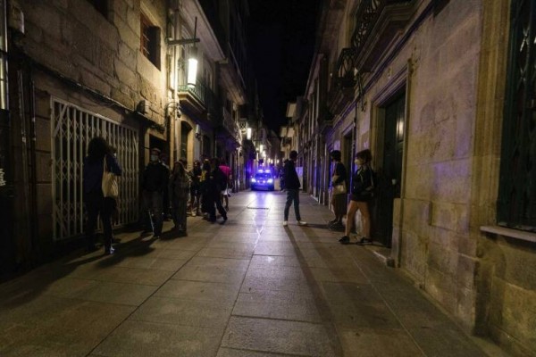 Galicia limitará las reuniones a 6 personas en interior y a 10 en exterior o 2 grupos convivientes