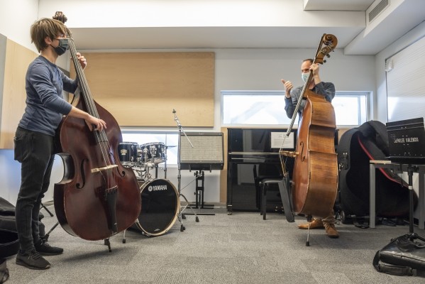 Berklee beca a cuatro estudiantes valencianos con 80.000 euros