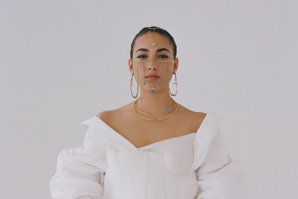 María José Llergo recibe este jueves el 'I Premio Paco Martín' a la artista revelación de las músicas globales