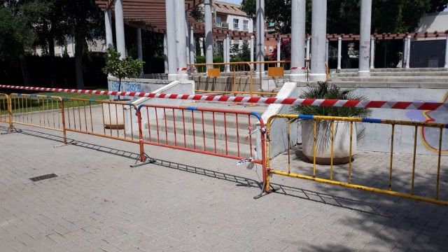 Alfafar cierra zonas públicas para evitar botellones por la afluencia de personas de otras poblaciones