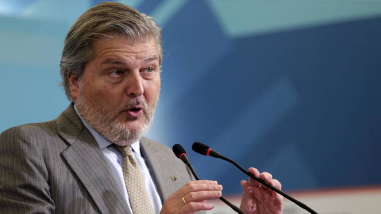 El Ministerio de Educación pide a la Generalitat aclaraciones sobre el decreto de plurilingüismo