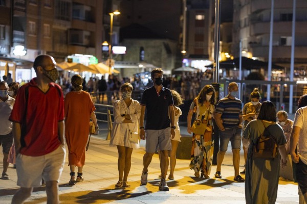 España notifica 27.286 casos y 29 muertes, con la incidencia subiendo a 622