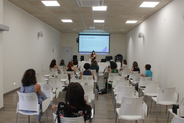 Burriana forma al personal de servicios sociales para ayudar a personas con discapacidad 