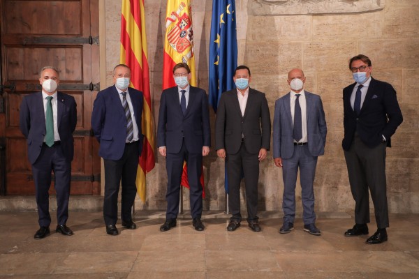 Los clubes de fútbol quieren que la Generalitat inmunice a sus futbolistas con la vacuna monodosis
