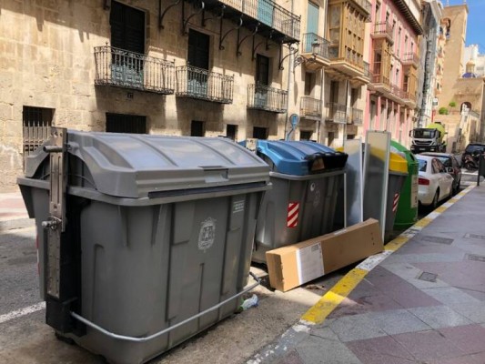 Alicante aplaza el refuerzo de inspectores en la contrata de la basura para negociar horarios