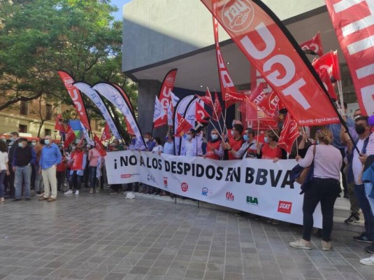 Las salidas voluntarias del despido colectivo de BBVA representan el 81% del ERE de CaixaBank