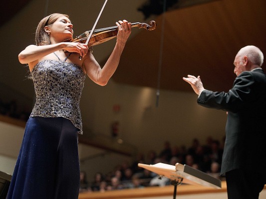 La primavera del Palau comienza con la Orquesta de València junto a la violinista Steinbacher