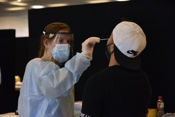 La provincia de Alicante registra 763 casos de coronavirus y casi 20 ingresos tras el fin de semana  