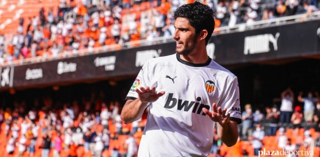 Guedes vuelve con un futuro aún más incierto que antes de la Euro