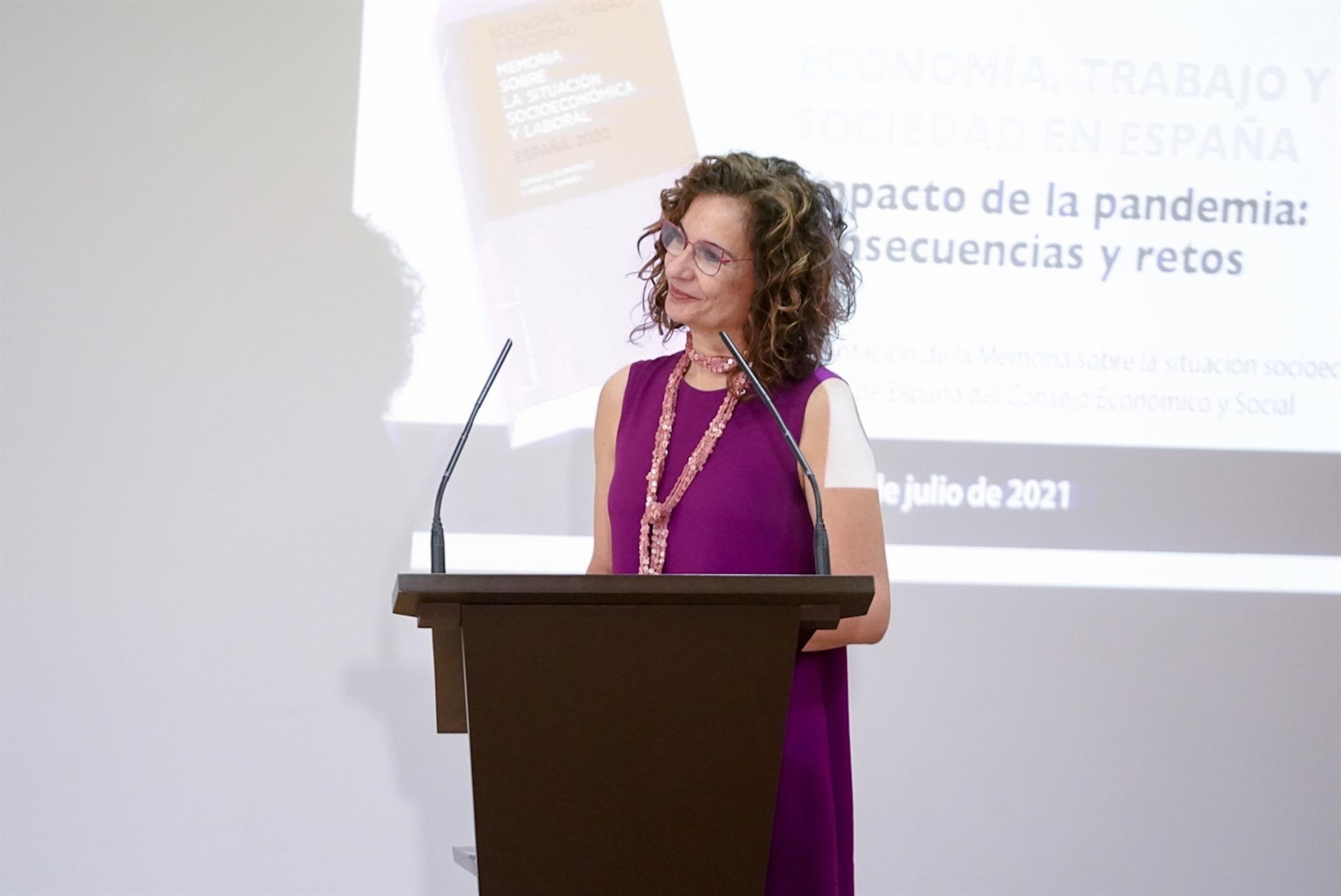 Compromís pide la comparecencia de Montero para que explique cómo mejorará la financiación 