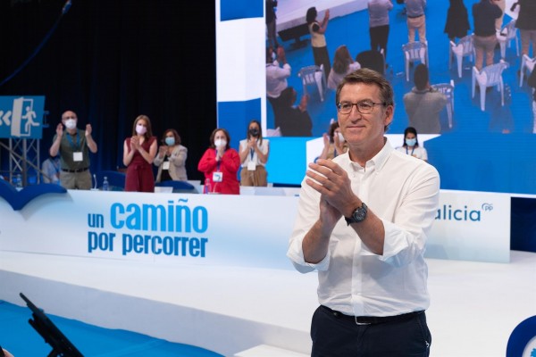 Feijóo revalida por quinta vez su liderazgo en Galicia con un apoyo del 98,3% del PPdeG