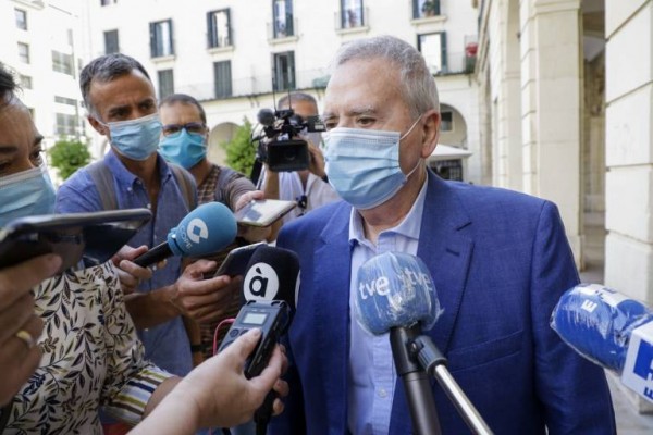 Ni fraude fiscal, ni PGOU: un viaje convierte a Alperi en el segundo alcalde de Alicante condenado