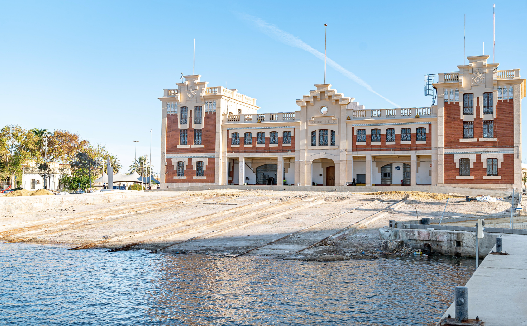 La Marina dibuja nuevos usos para Varadero ante la paralización del Museu de la Mar