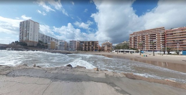 Cerrada al baño la playa del Faro de Cullera