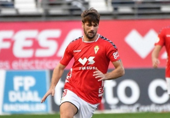Mario Abenza cambia el Real Murcia por el UCAM CF