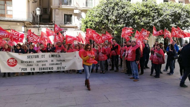 Los profesionales de la limpieza piden un convenio con salarios dignos y sin pérdida de derechos

