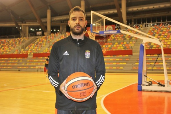 El FC Cartagena CB renueva a su capitán, David Álvarez, y debutará en casa en la Liga LEB Plata